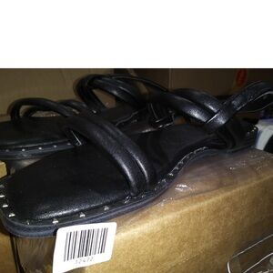 CUSHIONAIRE Women's Virgo flat sandal +Memory Foam , Black, 9.5
